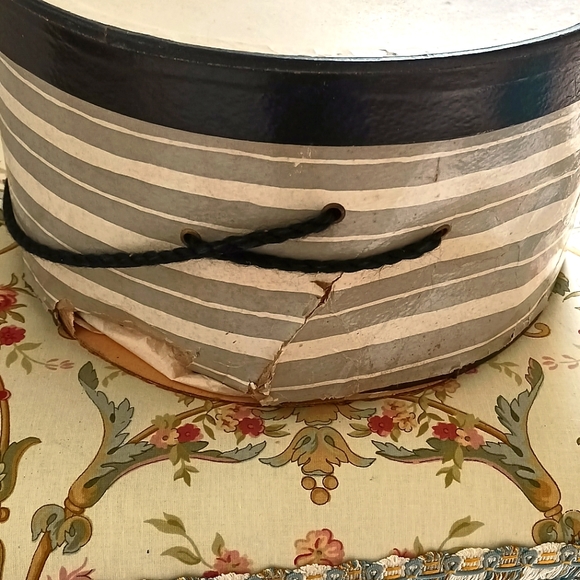 STUNNING VTG "ELIZABETH" RICH'S INC. HAT! - Picture 15 of 16